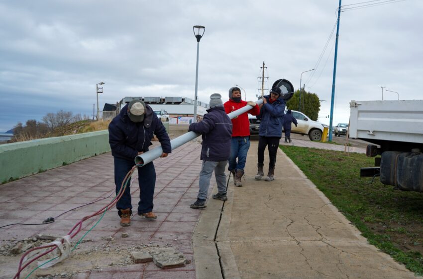  EL MUNICIPIO AVANZA CON LA EVALUACIÓN SOBRE EL DESMORONAMIENTO EN EL PASEO COSTERO