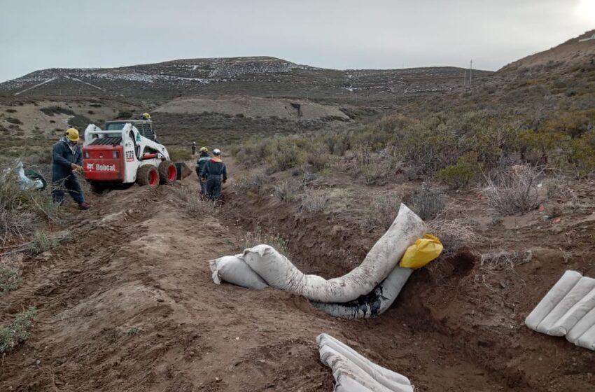  El derrame de YPF en Comodoro Rivadavia está contenido y el Gobierno Provincial continúa supervisando los trabajos de remediación