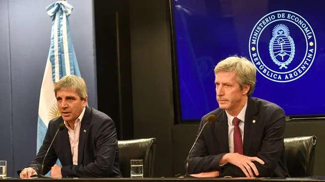  Luis Caputo anunció plan para ir hacia la emisión cero, mantendrá política cambiaria y volvió a rechazar una devaluación