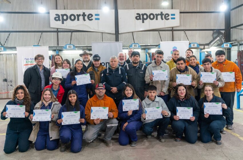  CON UNA FUERTE ARTICULACIÓN ENTRE LO PÚBLICO Y LO PRIVADO SE ENTREGARON CERTIFICACIONES A NUEVOS SOLDADORES