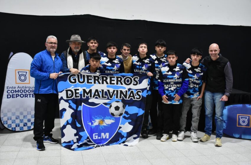  Juegos Comunitarios: El fútbol barrial recibió material deportivo