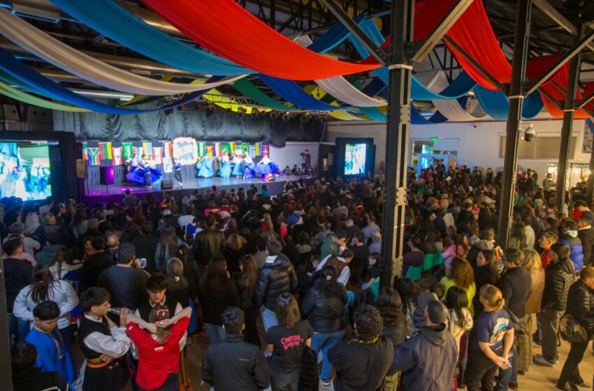  Con gran marco de público se desarrolló una nueva Noche de Pioneros