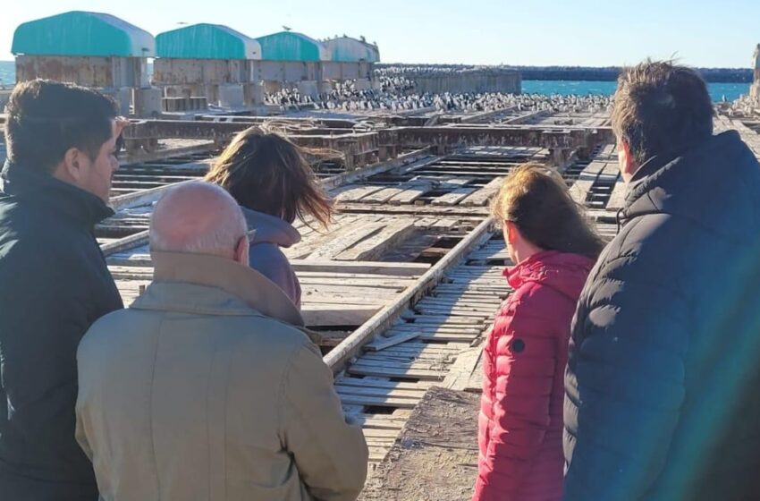  Comodoro Rivadavia: funcionarios provinciales recorrieron los muelles e instalaciones del astillero
