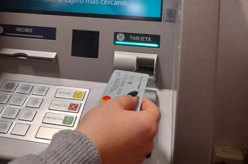  El Gobierno de Chubut depositará el lunes 5 los haberes de agentes públicos y jubilados de la provincia