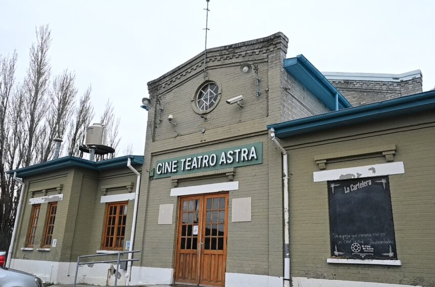 Nueva presentación del ciclo «A la Luz de las Velas» con entrada a beneficio del Ex Cine Teatro de Astra