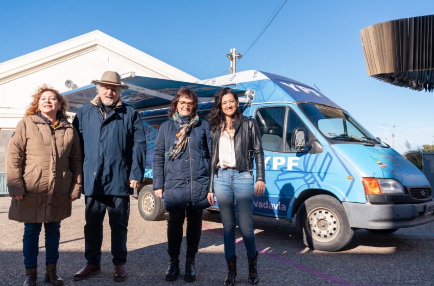  El Bibliomóvil Municipal reanuda la visita a los barrios y escuelas de Comodoro