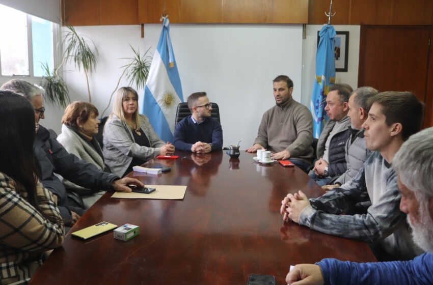  En un trabajo en conjunto con el Gobierno del Chubut, prestadores balleneros donan 50 millones para infraestructura turística de Puerto Pirámides