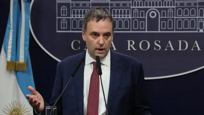  El Gobierno sobre el fallo de pago a bonistas: «Vamos a avanzar con todas las instancias legales hasta agotarlas»