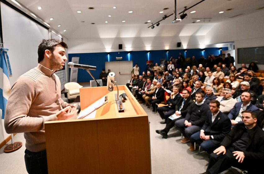  Torres encabezó la apertura de la primera edición de las Jornadas de Economía Azul en Puerto Madryn