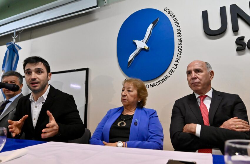  Torres participó junto a Ricardo Lorenzetti de una conferencia magistral en la Universidad Nacional de la Patagonia