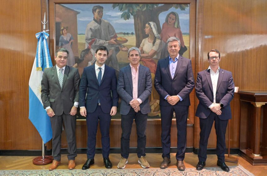  Torres se reunió con Caputo para analizar el Presupuesto 2025 y el Plan de Desendeudamiento delineado por Chubut