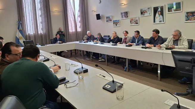  El Gobierno convocó de «urgencia» a la paritaria docente y ofreció un 6,8% para octubre: gremios lo rechazaron por «insuficiente»