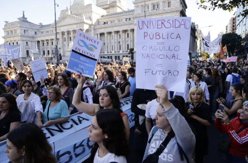  Amenazan con una nueva marcha: el presupuesto universitario que prevé el Gobierno es la mitad del que piden los rectores