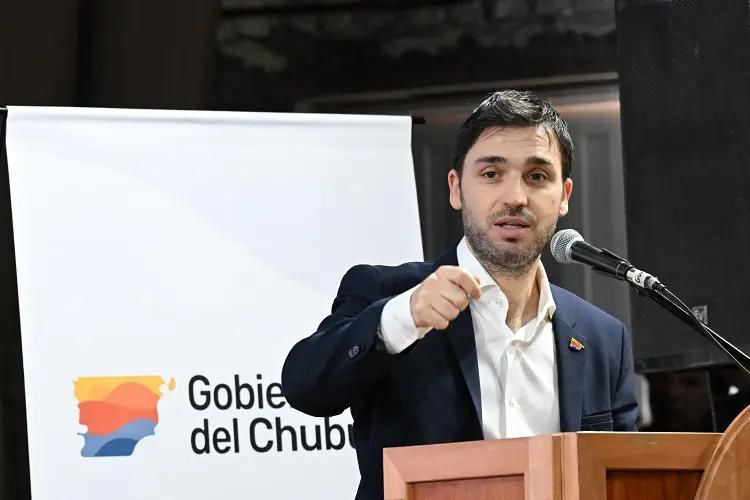  Torres confirmó que el traspaso de las áreas de YPF a Pecom se llevará adelante el 28 de octubre