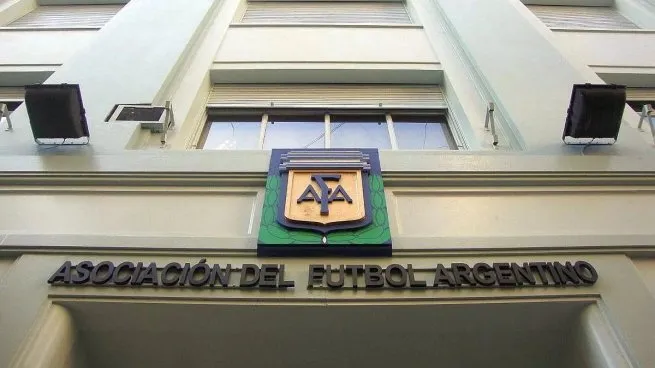  Pelea Gobierno-AFA: fallo de la Justicia habilita asamblea para reasunción de «Chiqui» Tapia