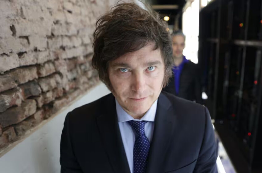  El Gobierno atiza y sufre el sismo político