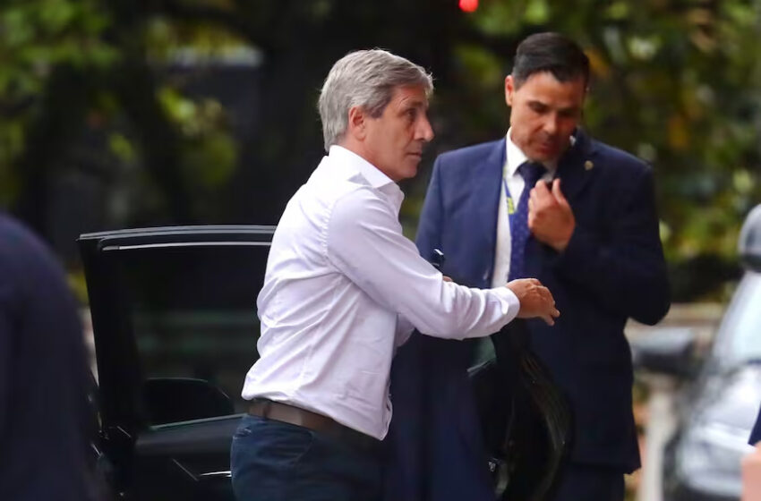  “Superpoderes” a Caputo: la oposición amenaza con rechazar el decreto que amplía las facultades para canjear deuda