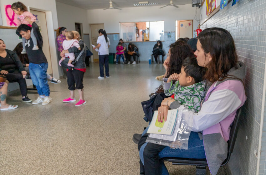  El tráiler de salud cerró su estadía en el barrio Quirno Costa con una jornada para mujeres