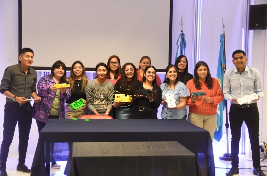  Concluyó con éxito el programa educativo que capacitó a docentes para integrar la robótica en las aulas