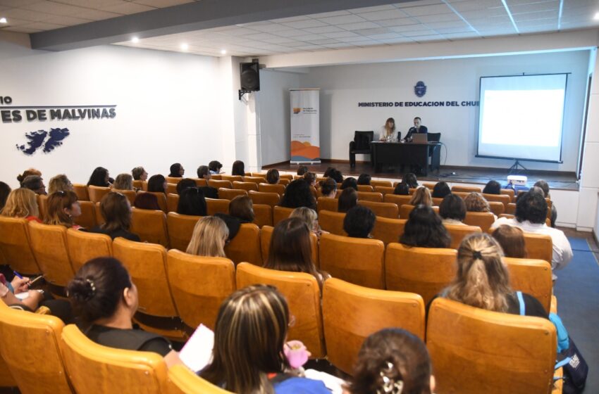  Provincia capacitó en modernización de procesos administrativos a agentes de la Educación