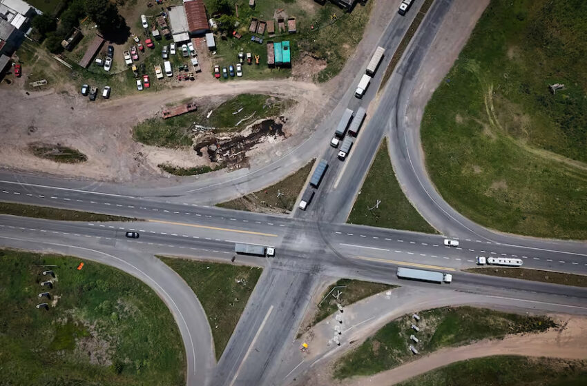  Milei y Sturzenegger se aprestan a darle un fuerte golpe al “club de la obra pública”