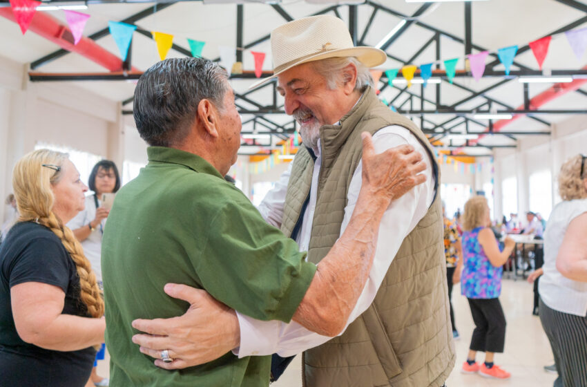  El intendente visitó la Colonia de Adultos Mayores en Saavedra