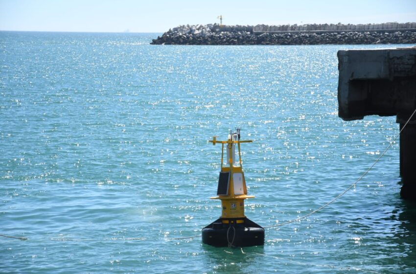  Comodoro Conocimiento realizó una prueba de funcionamiento de la boya oceanográfica en el Puerto local