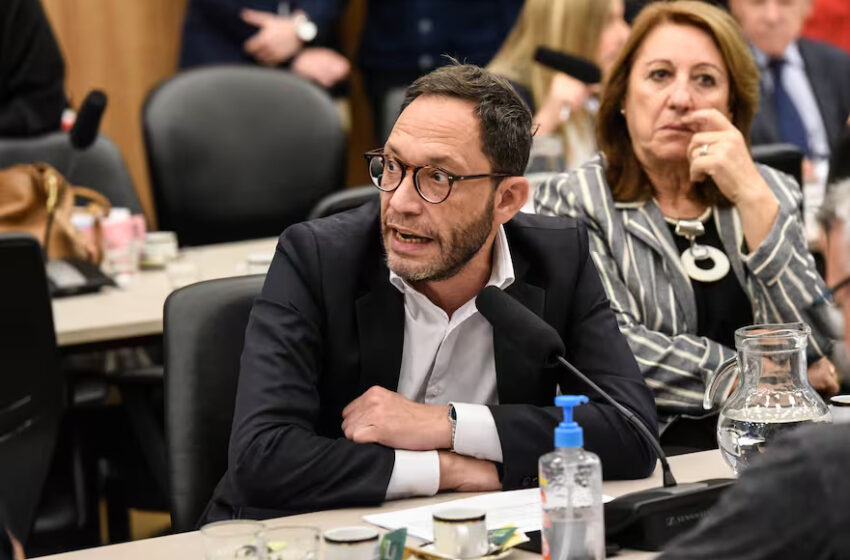  Presentan una nueva denuncia contra el jefe de la DGI y la oposición apunta directamente contra Javier Milei