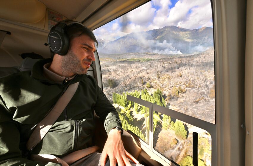  Torres, sobre el incendio en Epuyén: “El Gabinete va a estar haciendo base en la zona hasta que el fuego esté controlado”