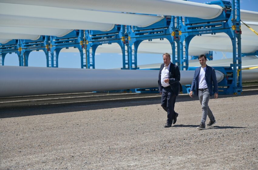  Torres destacó inversión de U$S 700 millones para la ampliación del Parque Eólico de Aluar: «Chubut se posiciona para convertirse en la provincia con más inversión en energías renovables»