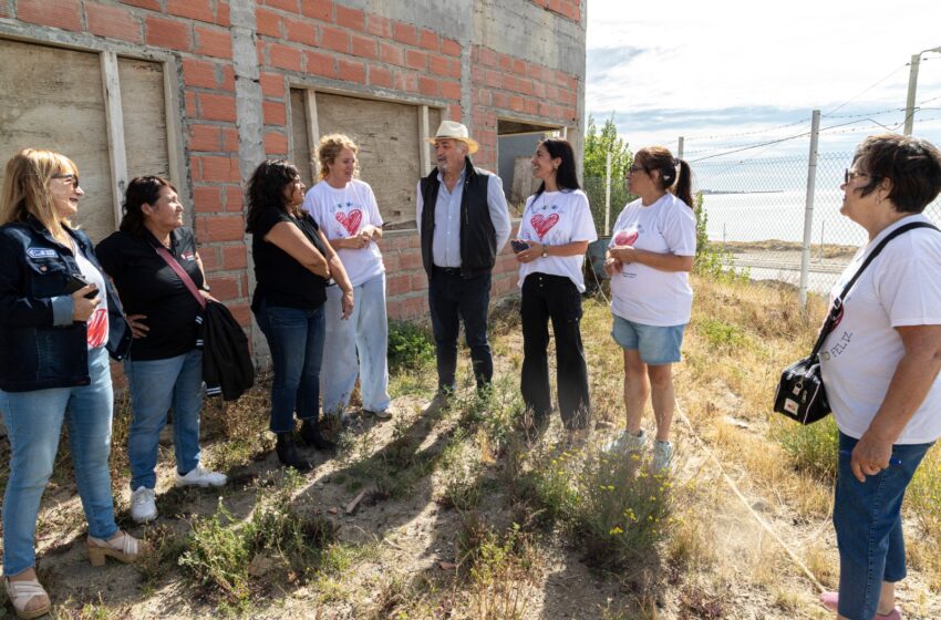 Othar recorrió la obra de la Asociación “Juntos por un corazoncito feliz”