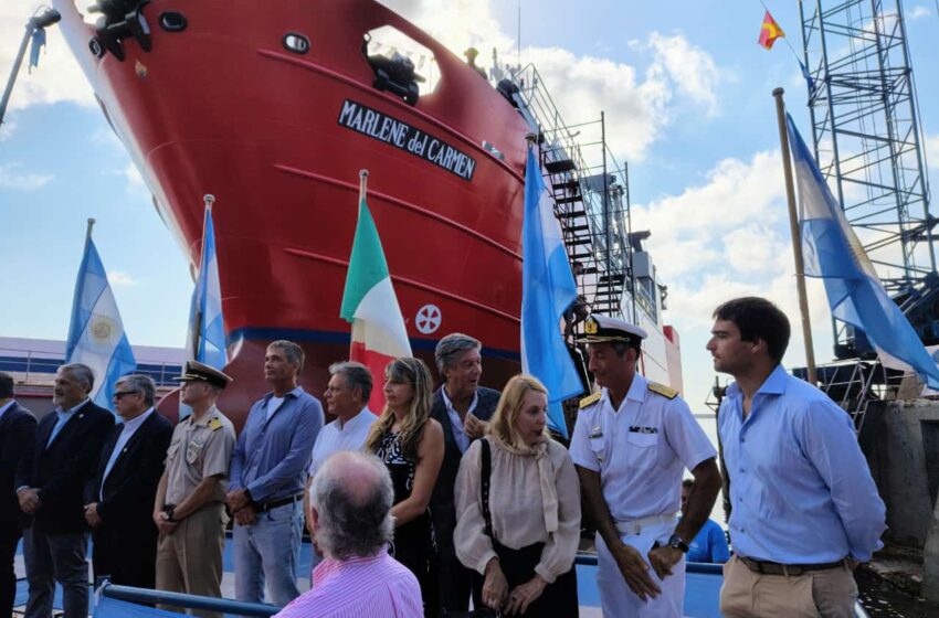  Provincia acompañó la botadura de un nuevo buque pesquero que operará desde el puerto de Comodoro Rivadavia