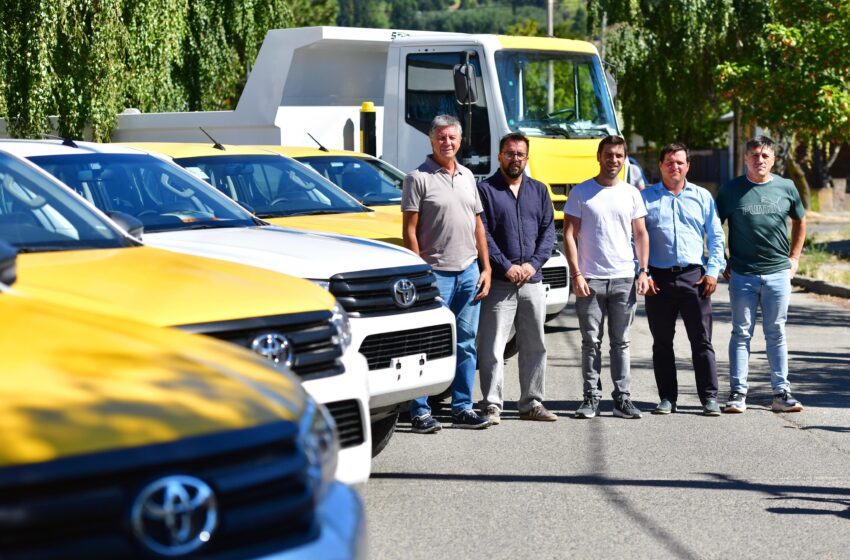  Torres: «Seguimos reforzando el parque automotor de Vialidad Provincial para mejorar las tareas en terreno y el control de incendios»