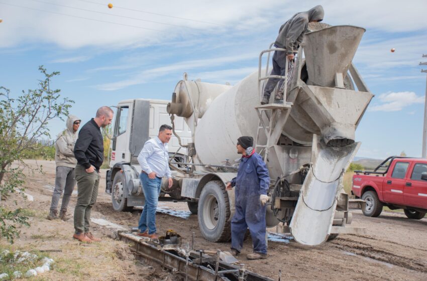  El Municipio de Sarmiento ejecuta obra de cordón cuneta en el barrio Patagonia