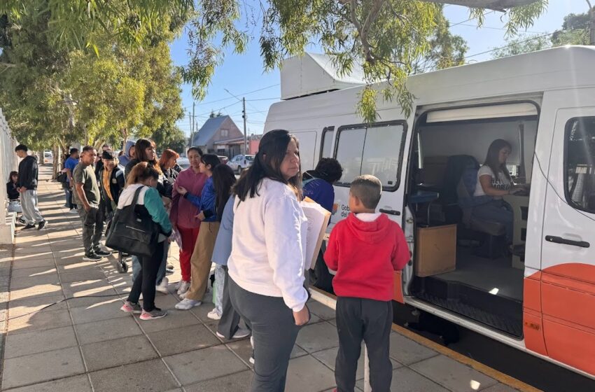  Provincia continúa con las jornadas de documentación del Registro Civil Móvil en escuelas