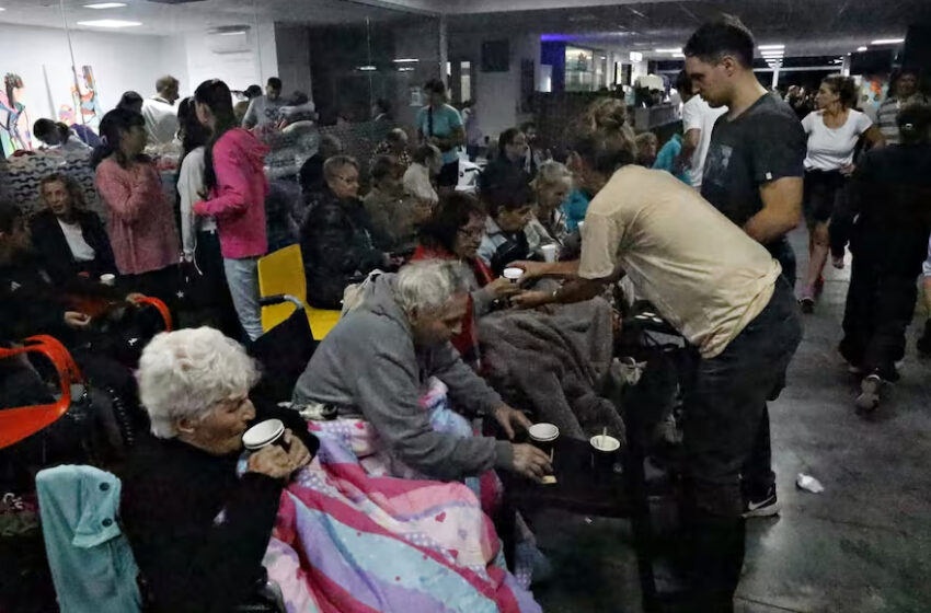 Tormenta en Bahía Blanca: la ciudad quedó bajo el agua por la lluvia y confirmaron la muerte de diez personas