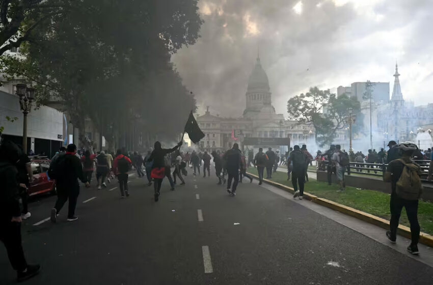  Un desafío a la gobernabilidad libertaria