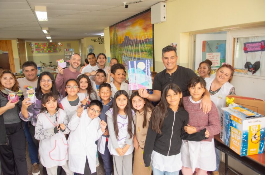  Balochi visitó la Escuela N° 180 y participó de los talleres de reciclaje rumbo al aniversario de Sarmiento
