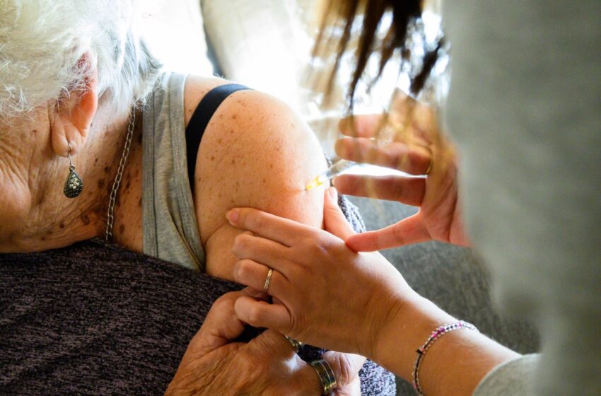  El Municipio comenzó con la vacunación domiciliaria para personas con movilidad reducida