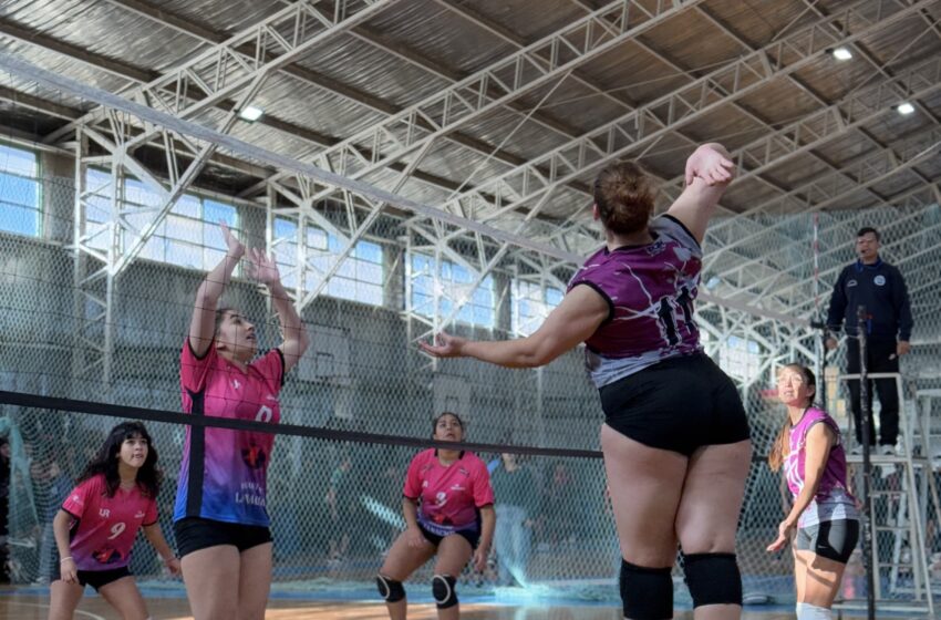  Sofía Gambino busca representar a la UNPSJB en Alemania en vóley