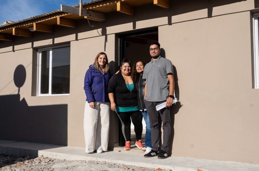  El Municipio entregó vivienda social a familia del barrio Restinga Alí