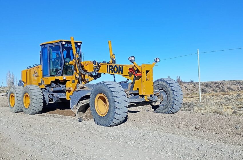  VIALIDAD NACIONAL REALIZA EL MANTENIMIENTO DE LA RN 260 HACIA LAGO BLANCO Y EL LÍMITE CON CHILE