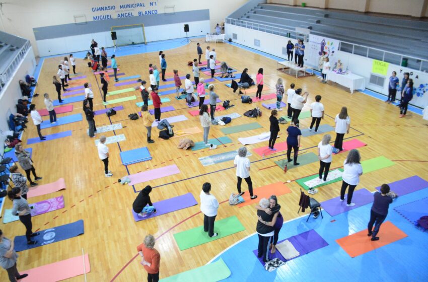  Día Internacional del Yoga: Se vivió una verdadera fiesta solidaria