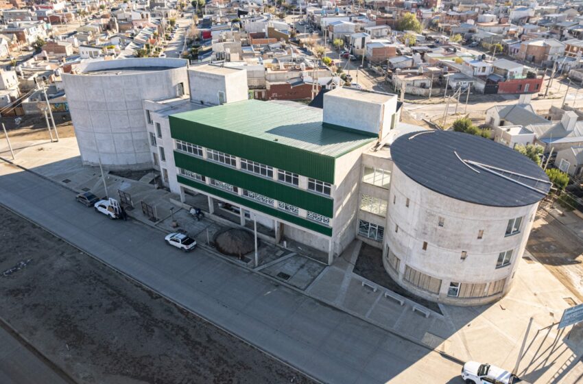  Tras la reactivación de la construcción, Othar recorrió la obra del Centro de Encuentro Zona Sur