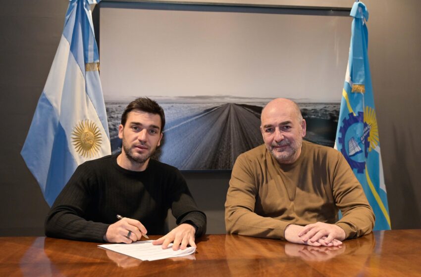  Torres firmó el decreto convocando a la ciudadanía a votar la eliminación de los fueros el próximo 26 de octubre