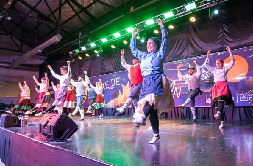  Con un gran marco de público, Comodoro celebró la noche de San Juan