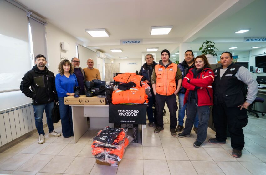  Se entregó indumentaria al personal de Defensa Civil