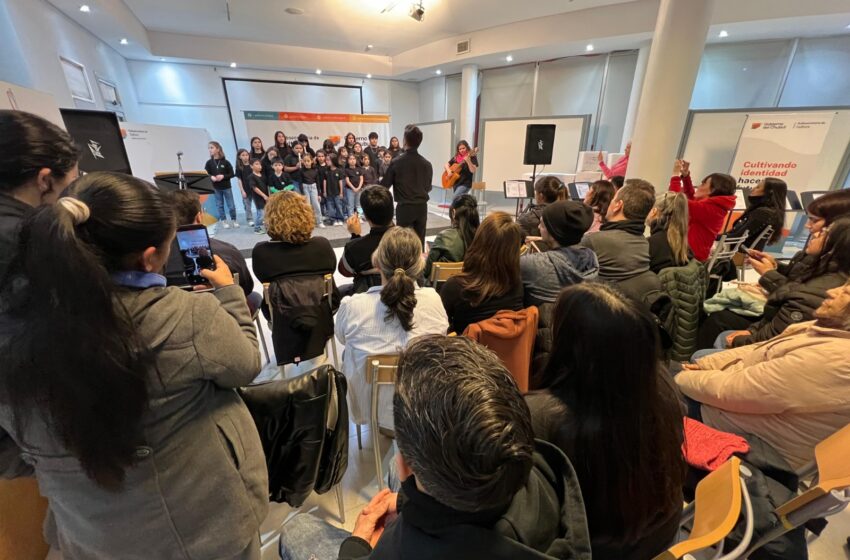  Provincia homenajeó a Hugo Giménez Agüero con el estreno coral de una obra inédita