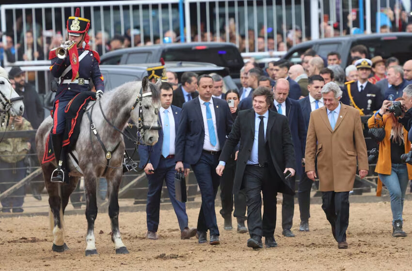 Milei en la Rural: con un rol estelar de Karina y Luis Caputo, el Presidente anunciará una baja en las retenciones