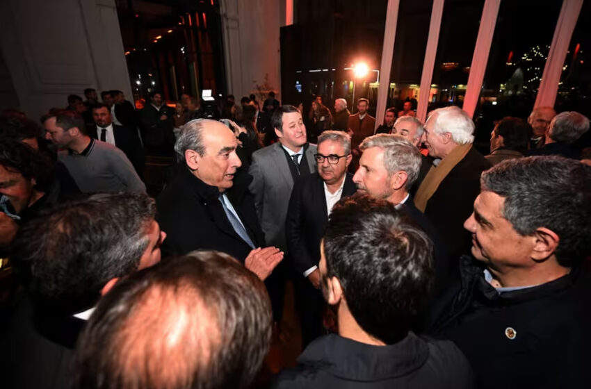  La Casa Rosada rompe el hielo con algunos gobernadores mientras ratifica que Milei “vetará todo”